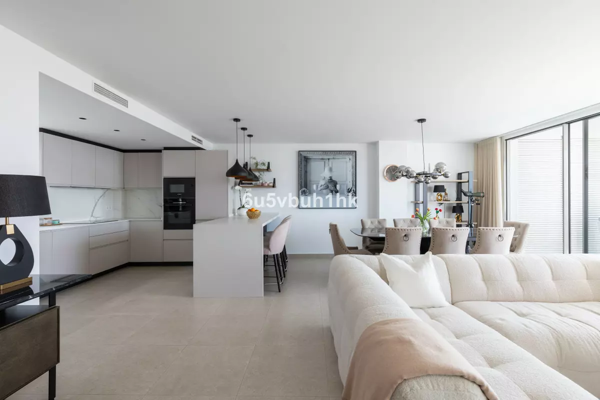 3-bedroom Apartment In Benalmádena, Spain (185 M²)