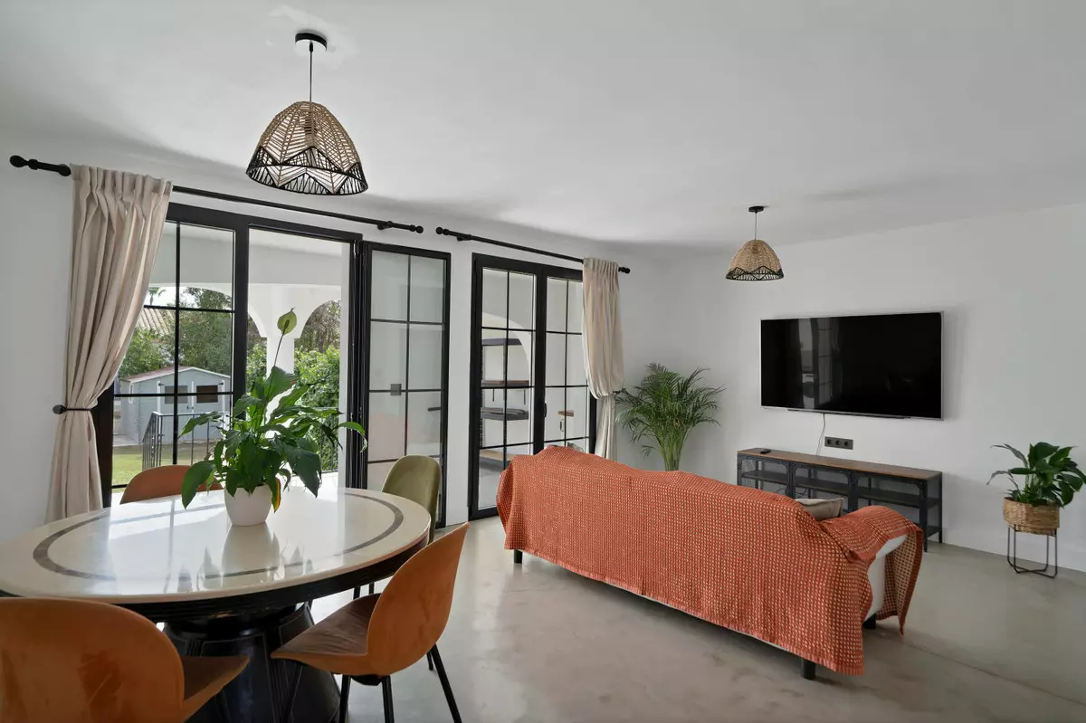 3-bedroom Town House In Estepona, Spain (171 M²)