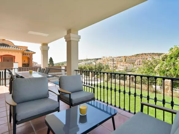 3-bedroom Villa In Estepona, Spain (251 M²)
