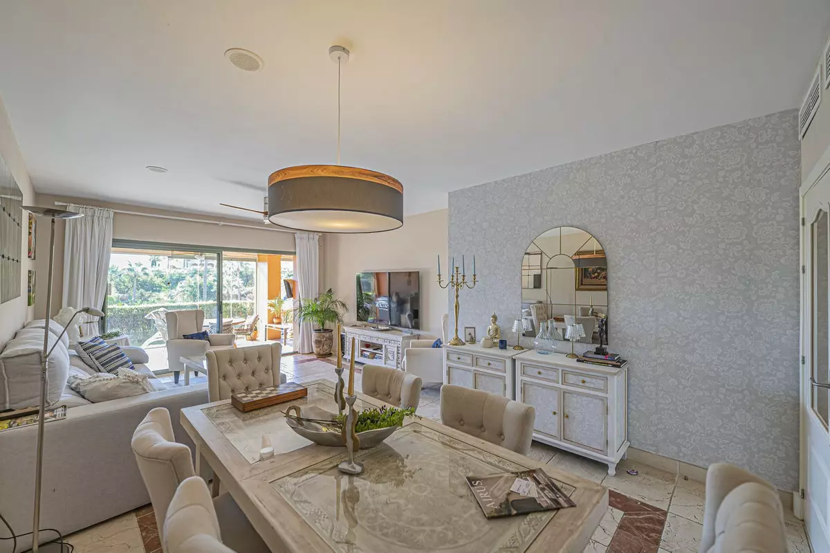 2-bedroom Apartment In Estepona, Spain (98 M²)