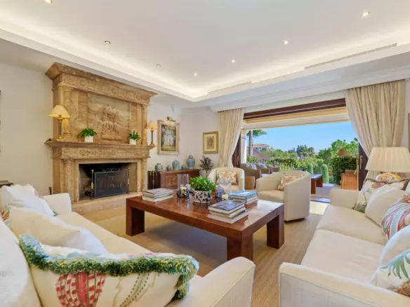 6-bedroom Villa In Marbella, Spain (712 M²)