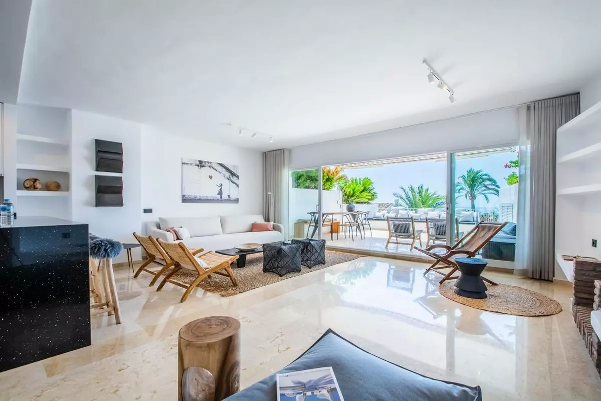 2-bedroom Apartment In Marbella, Spain (170 M²)