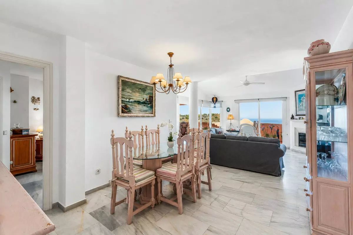 3-bedroom Apartment In Mijas, Spain (132 M²)
