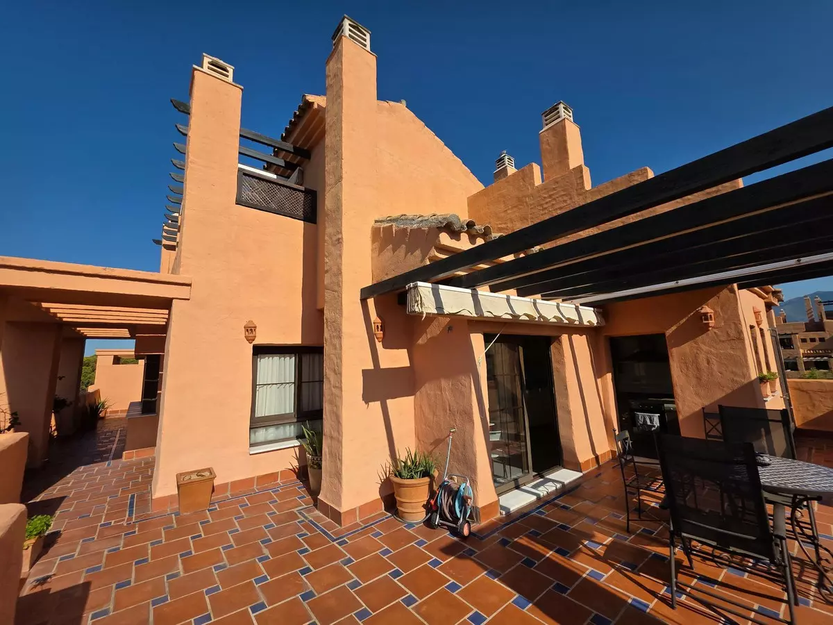 4-bedroom Apartment In Estepona, Spain (197 M²)