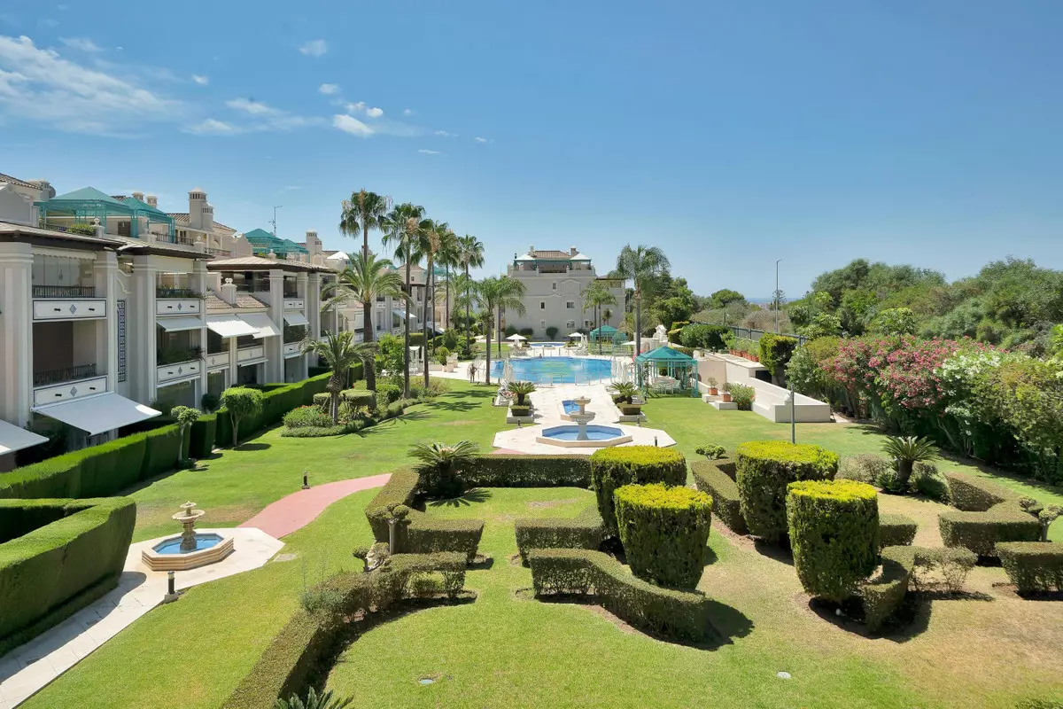 3-bedroom Apartment In Marbella, Spain (289 M²)
