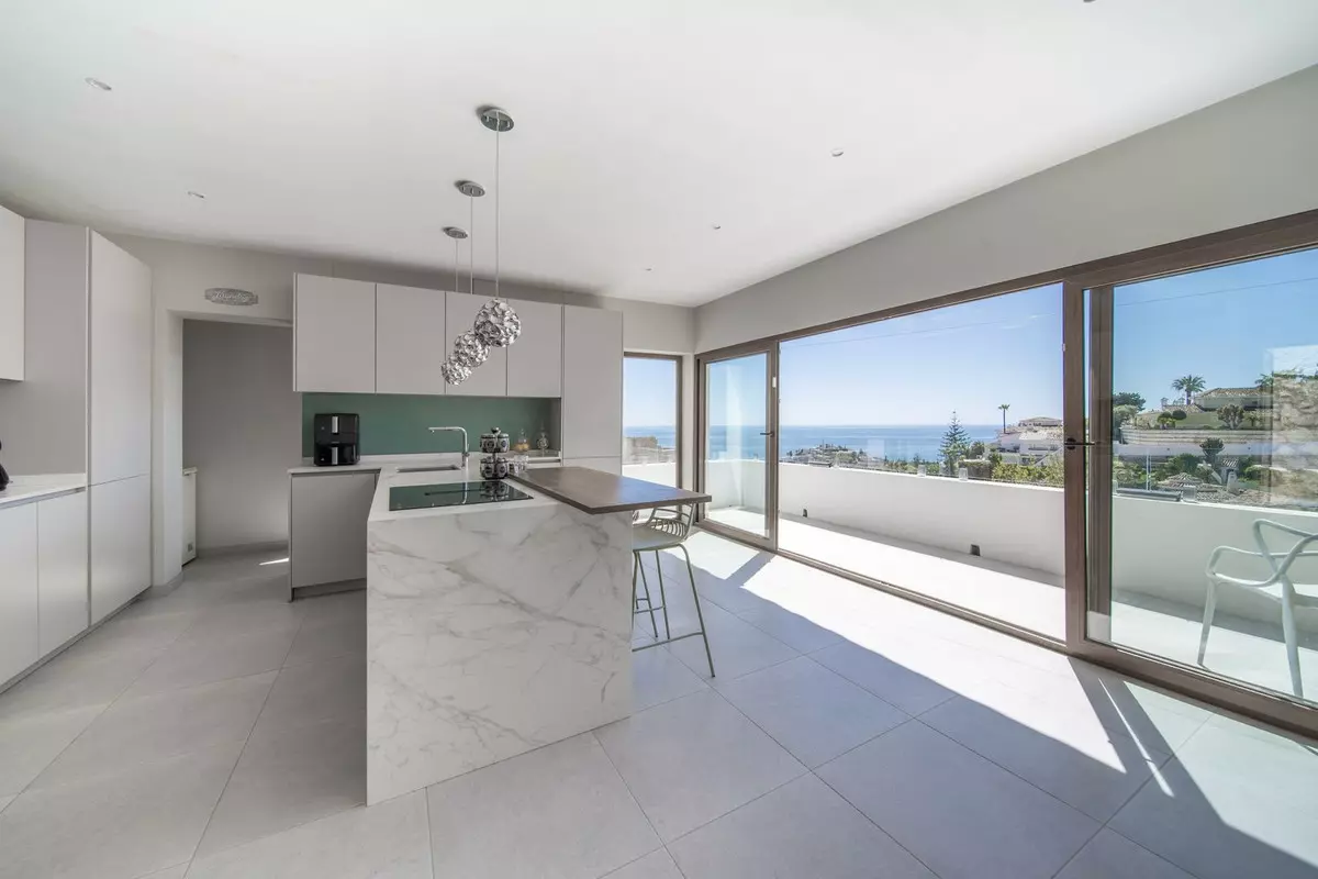 5-bedroom Villa In Benalmádena, Spain (364 M²)