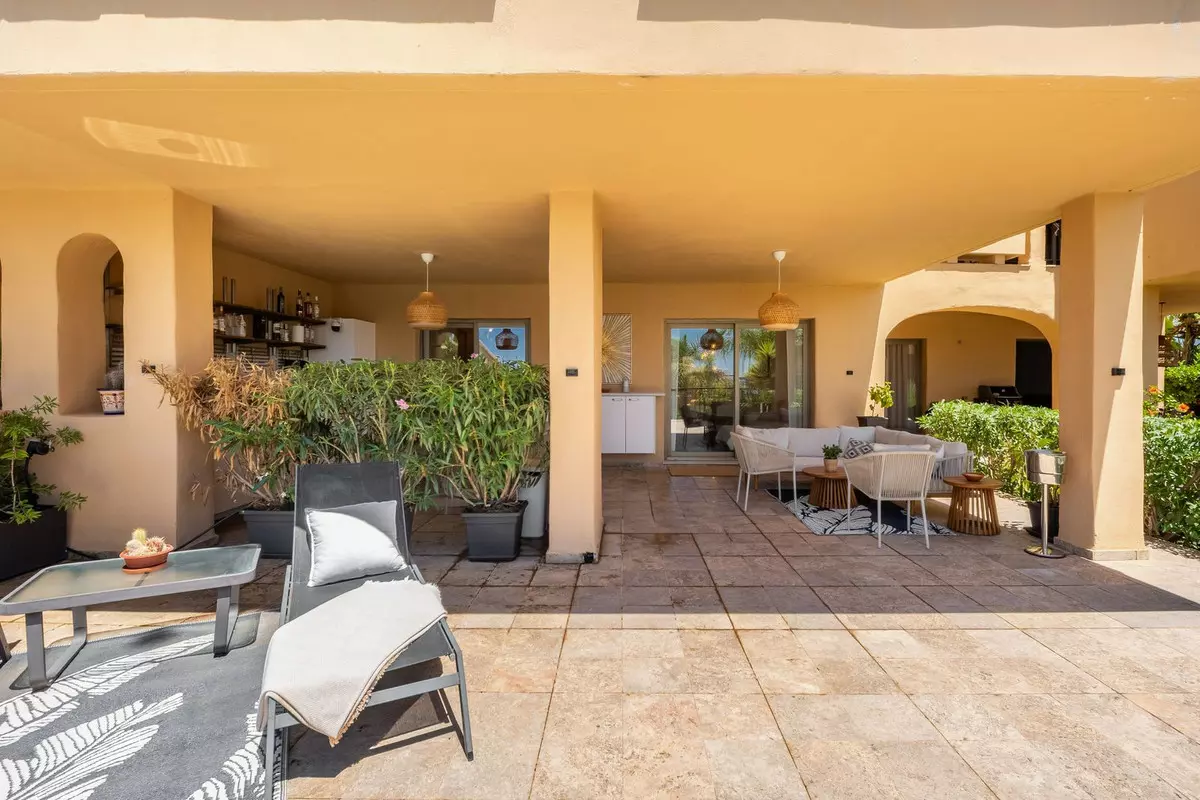 2-bedroom Apartment In Benahavis, Spain (103 M²)