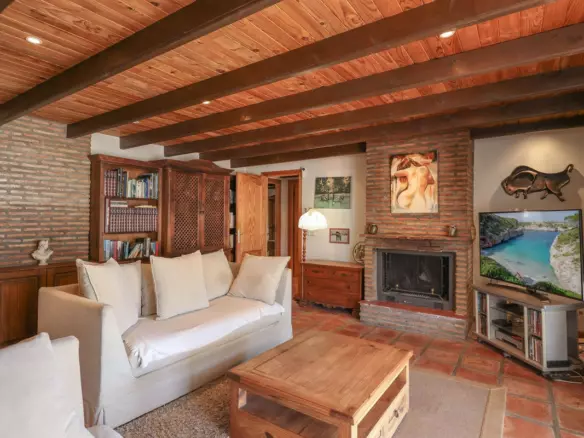 3-bedroom Villa In Guaro, Spain (222 M²)