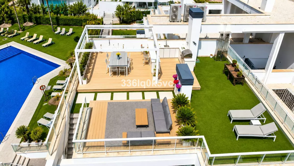 3-bedroom Apartment In Benahavis, Spain (136 M²)