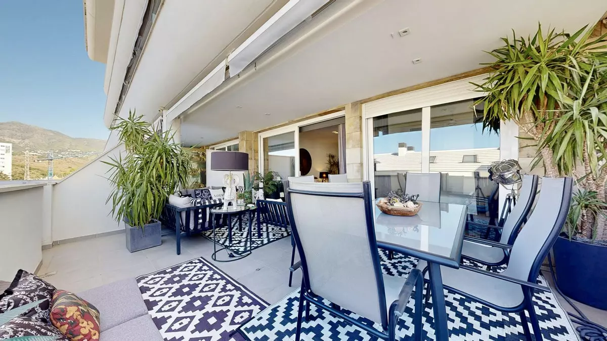 2-bedroom Apartment In Fuengirola, Spain (177 M²)