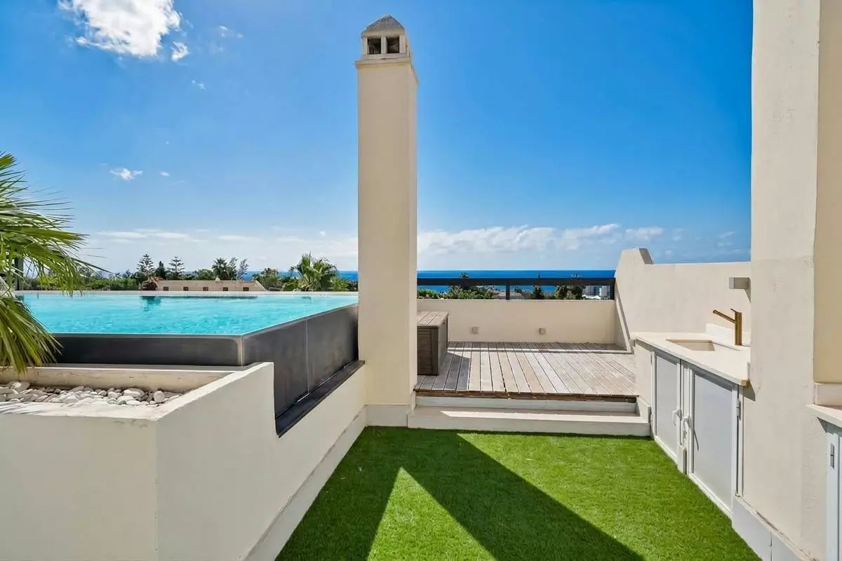 3-bedroom Apartment In Marbella, Spain (363 M²)