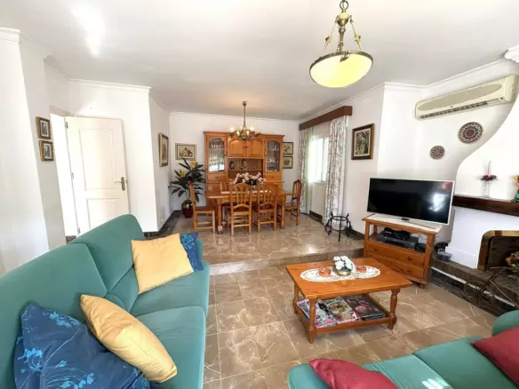 4-bedroom Villa In Alhaurín De La Torre, Spain (173 M²)