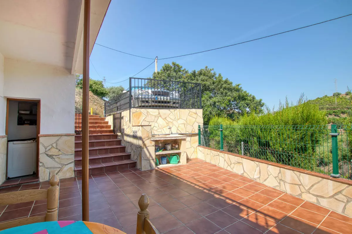 3-bedroom Villa In Canillas De Aceituno, Spain (90 M²)