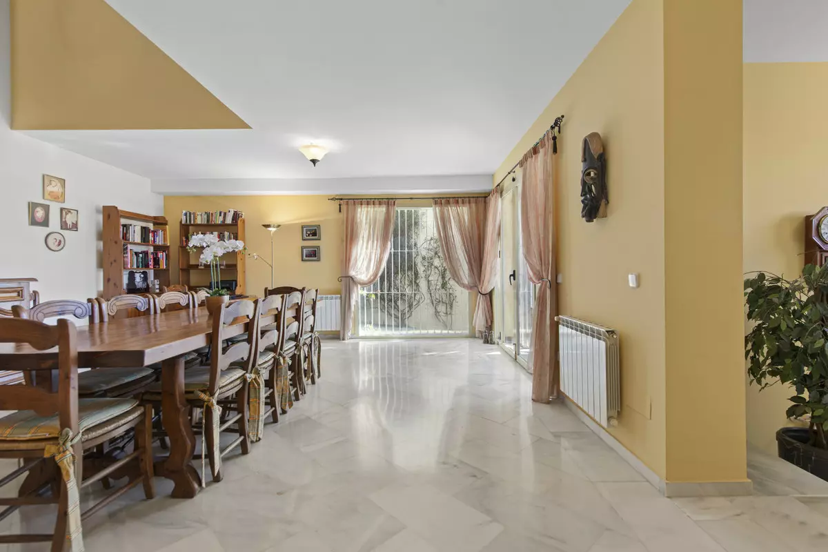 3-bedroom Villa In Benahavis, Spain (245 M²)