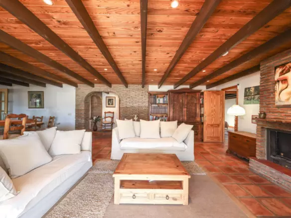 3-bedroom Villa In Guaro, Spain (222 M²)