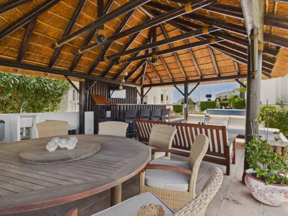 6-bedroom Villa In Benahavis, Spain (585 M²)