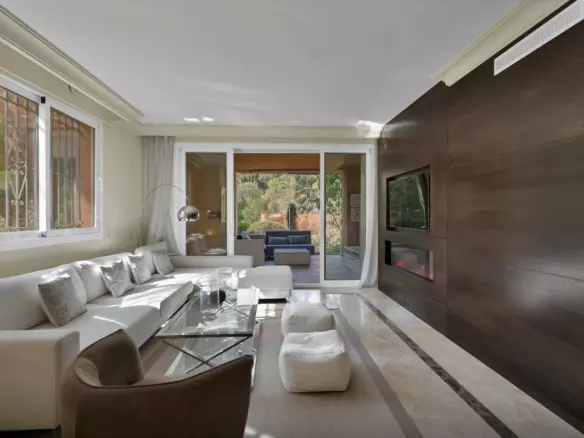 3-bedroom Apartment In Marbella, Spain (169 M²)