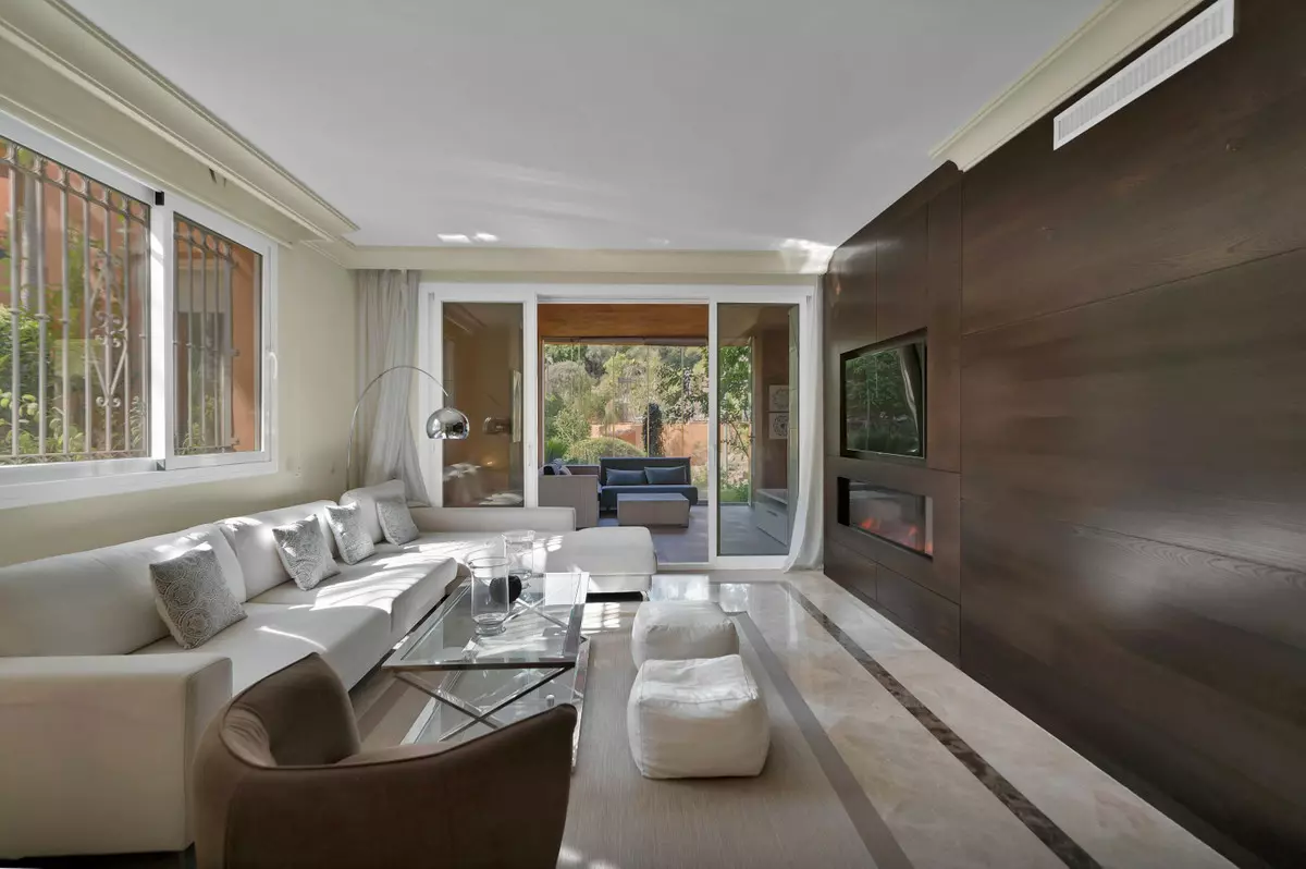 3-bedroom Apartment In Marbella, Spain (169 M²)