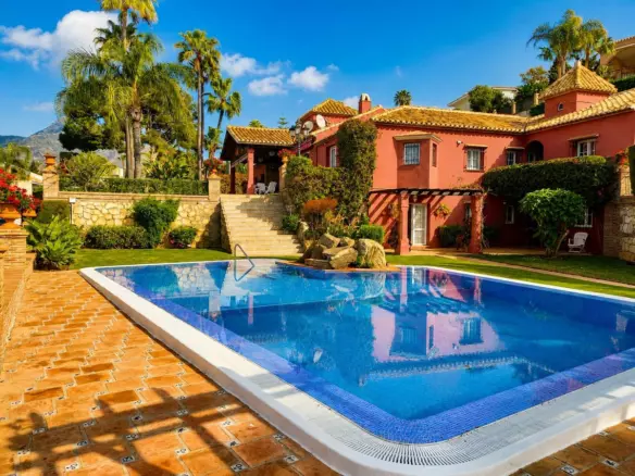 8-bedroom Villa In Benalmádena, Spain (885 M²)