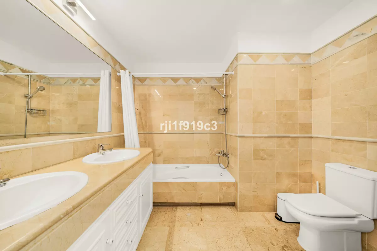 3-bedroom Apartment In Marbella, Spain (141 M²)