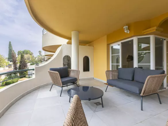 2-bedroom Apartment In Marbella, Spain (100 M²)