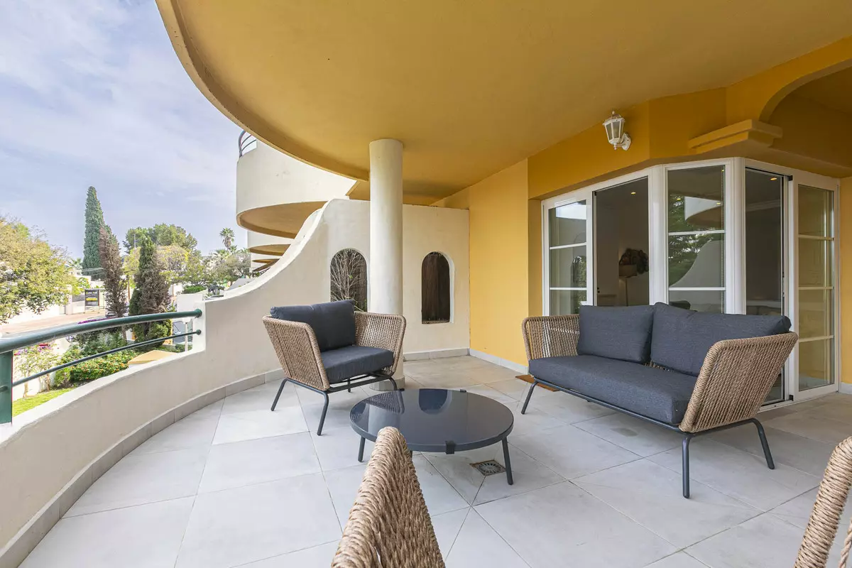 2-bedroom Apartment In Marbella, Spain (100 M²)