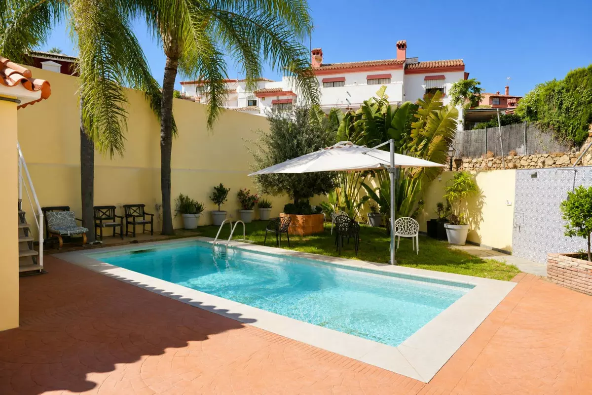 5-bedroom Villa In Marbella, Spain (378 M²)