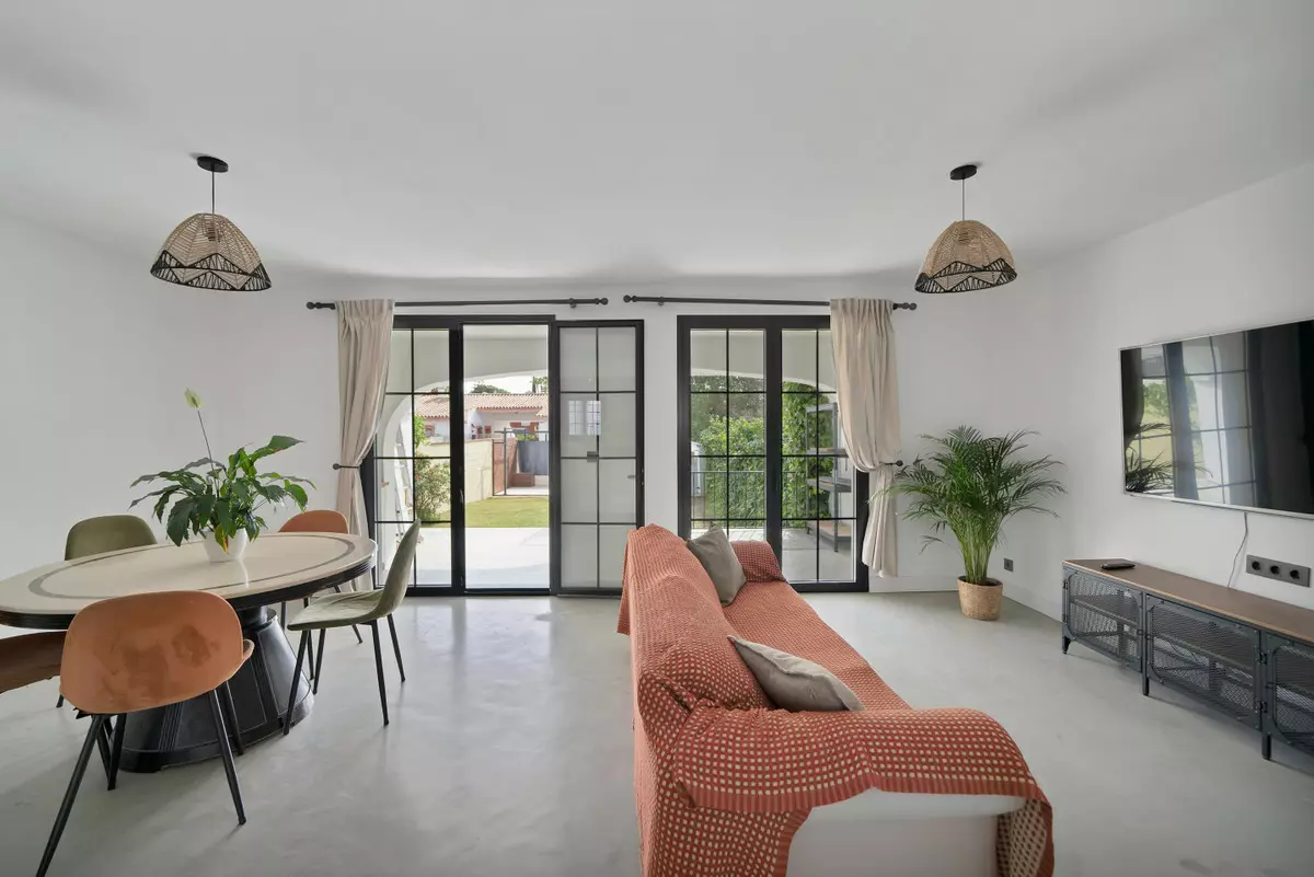 3-bedroom Town House In Estepona, Spain (171 M²)
