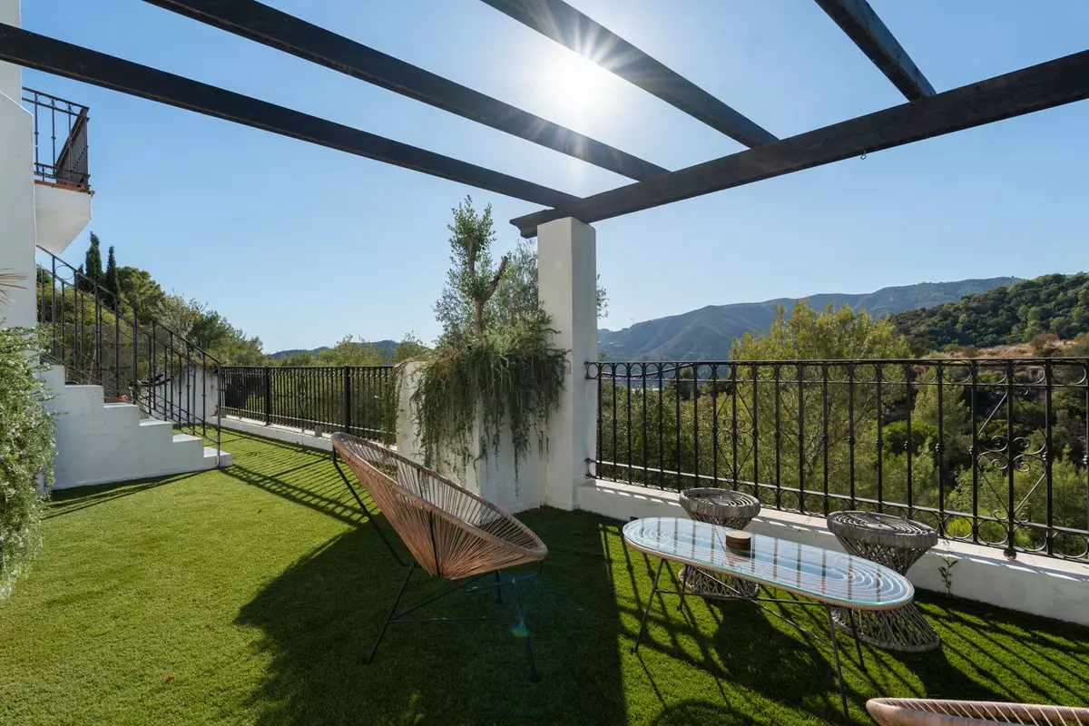 3-bedroom Villa In Istan, Spain (144 M²)