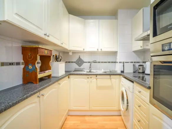 1-bedroom Apartment In Estepona, Spain (57 M²)