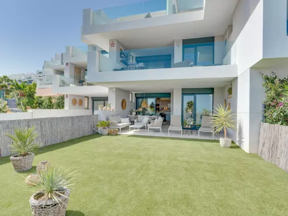 2-bedroom Apartment In Manilva, Spain (79 M²)