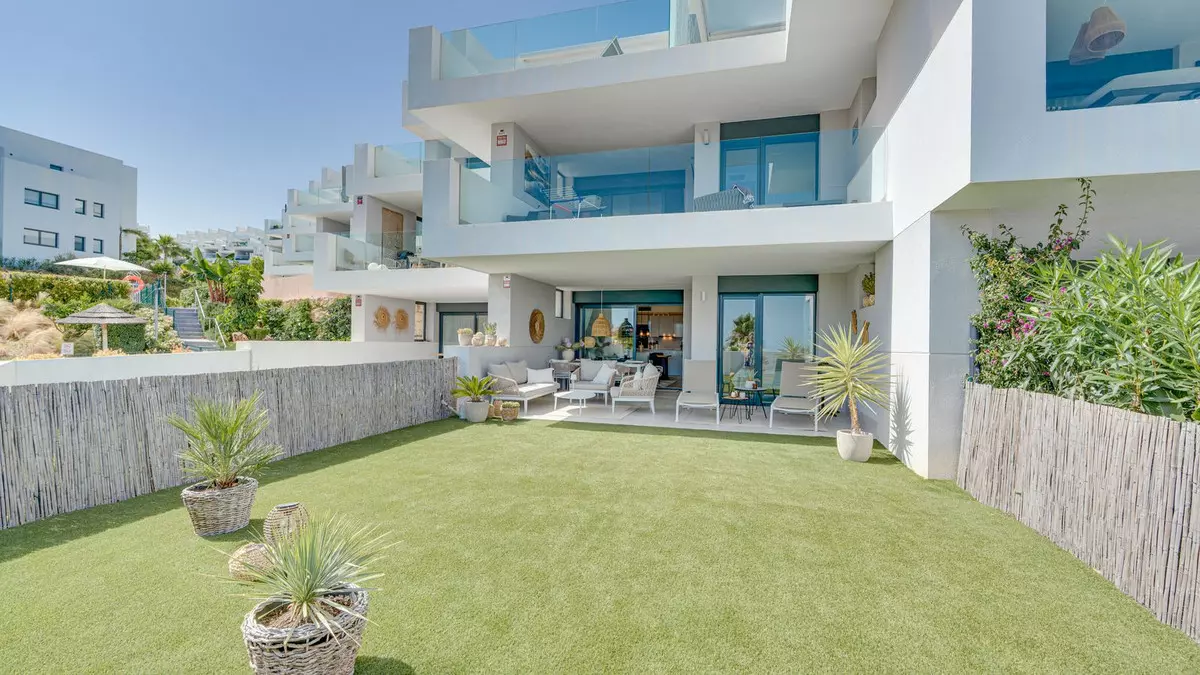 2-bedroom Apartment In Manilva, Spain (79 M²)