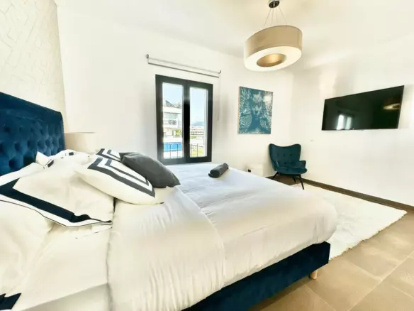 3-bedroom Apartment In Marbella, Spain (163 M²)
