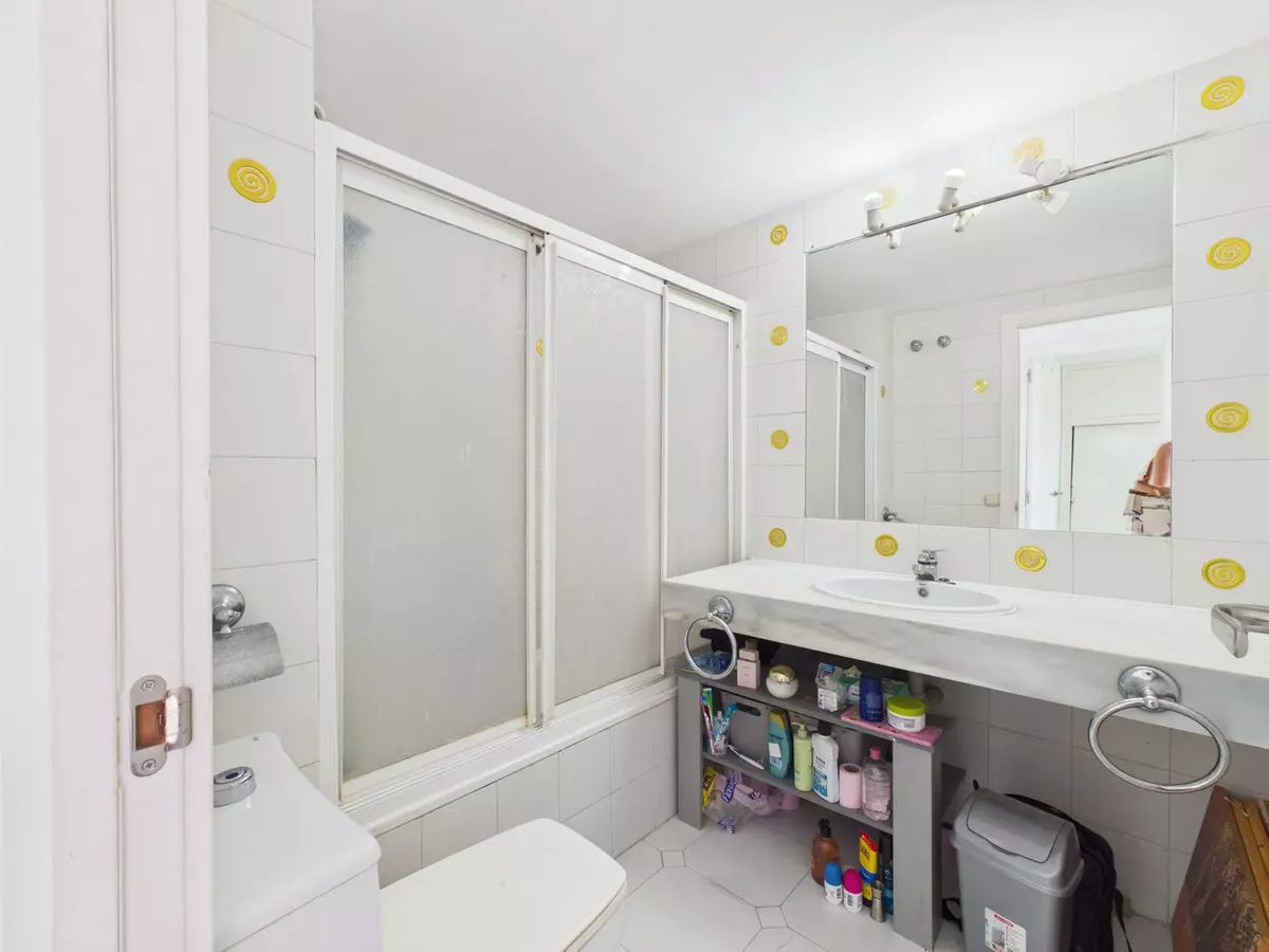 3-bedroom Apartment In Estepona, Spain (82 M²)