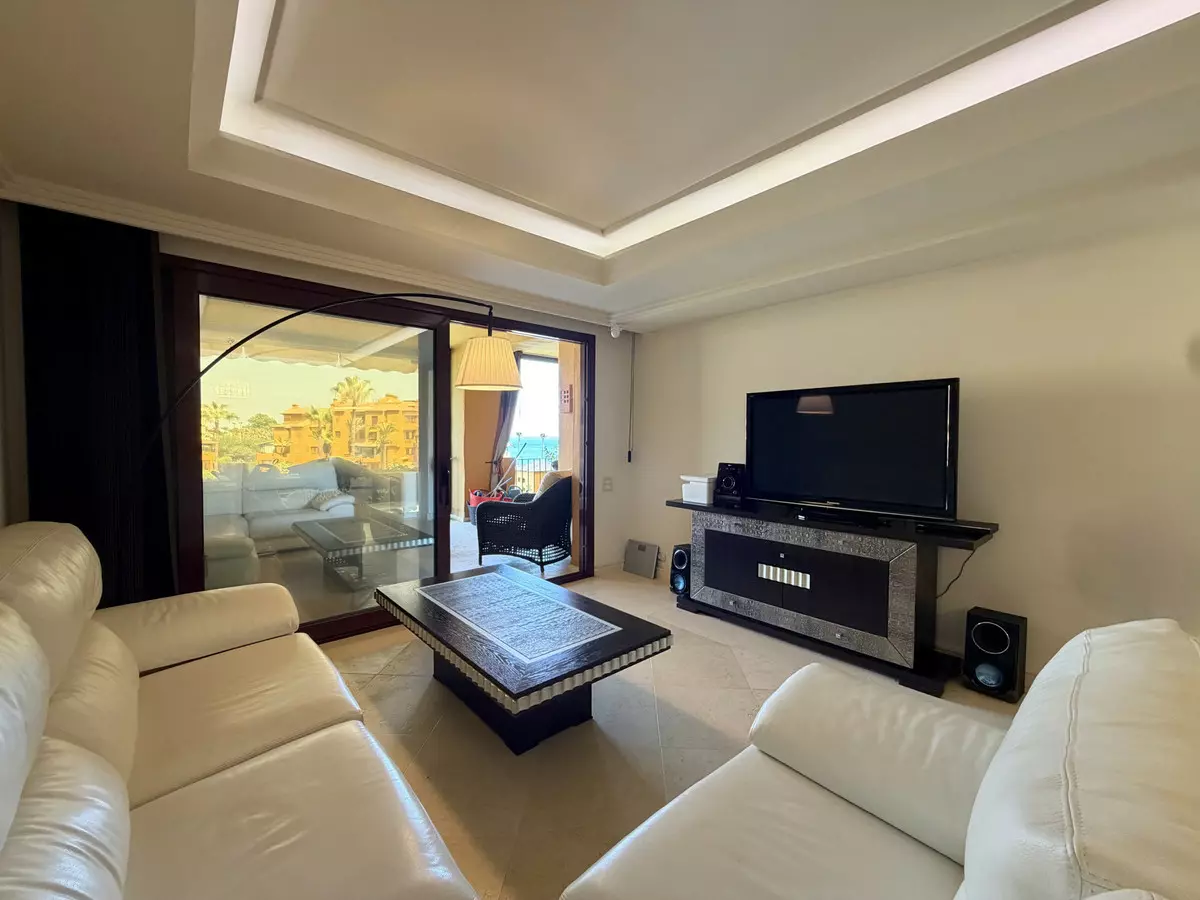 2-bedroom Apartment In Estepona, Spain (153 M²)