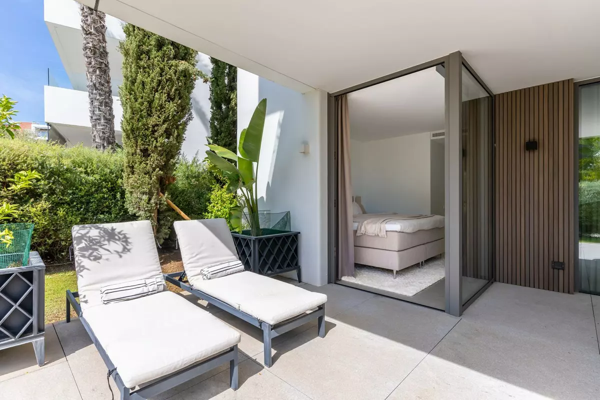2-bedroom Apartment In Benahavis, Spain (105 M²)