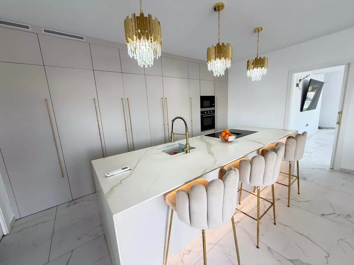 6-bedroom Villa In Orihuela, Spain (240 M²)