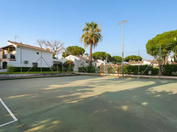 2-bedroom Town House In Marbella, Spain (95 M²)