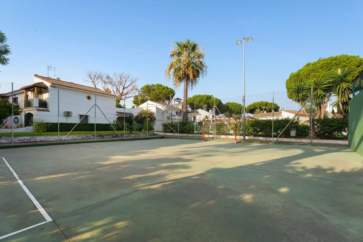 2-bedroom Town House In Marbella, Spain (95 M²)