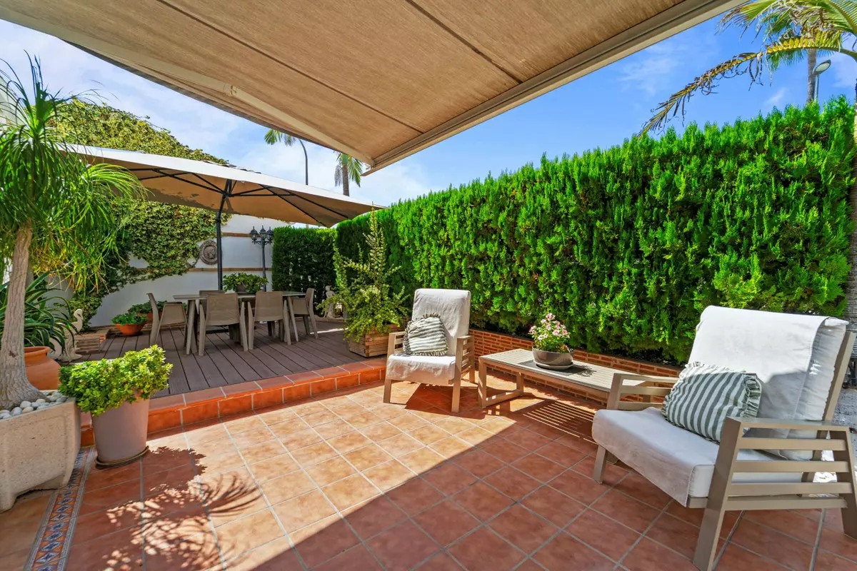3-bedroom Villa In Orihuela, Spain (120 M²)