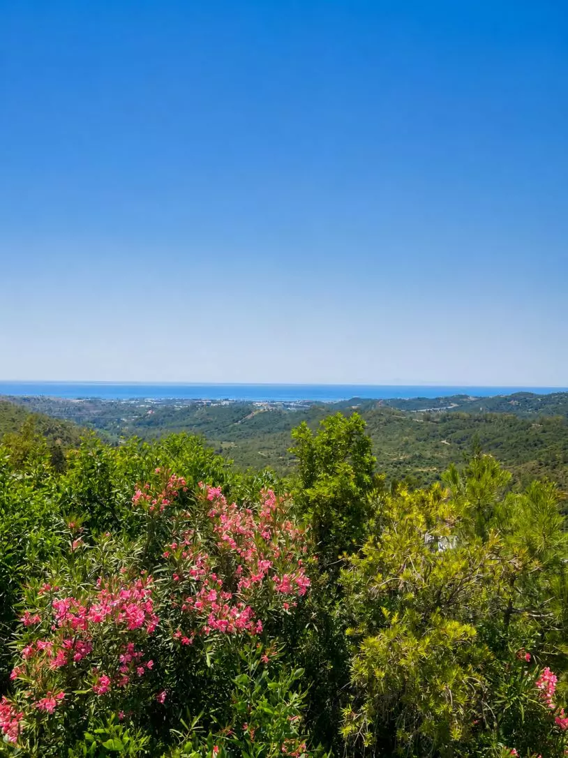 5-bedroom Villa In Benahavis, Spain (414 M²)