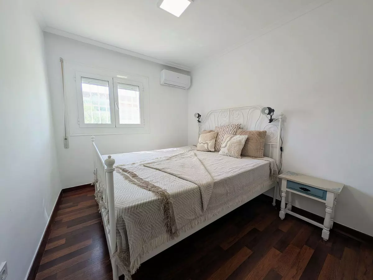 ShowFeedImage-83f202 5-bedroom Villa In San Vicente Del Raspeig, Spain (130 M²)