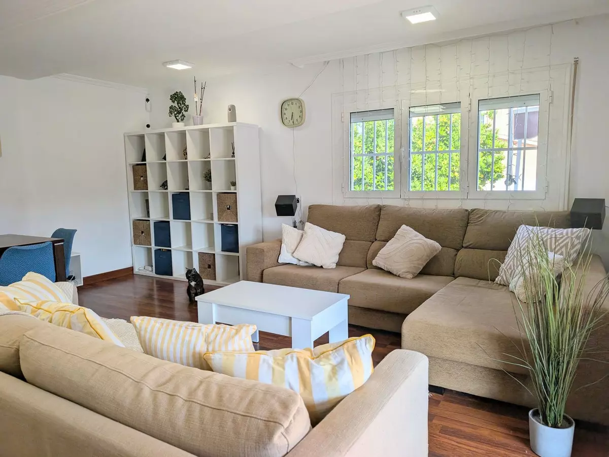 5-bedroom Villa In San Vicente Del Raspeig, Spain (130 M²)