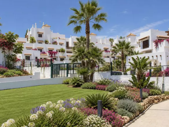 2-bedroom Apartment In Estepona, Spain (96 M²)