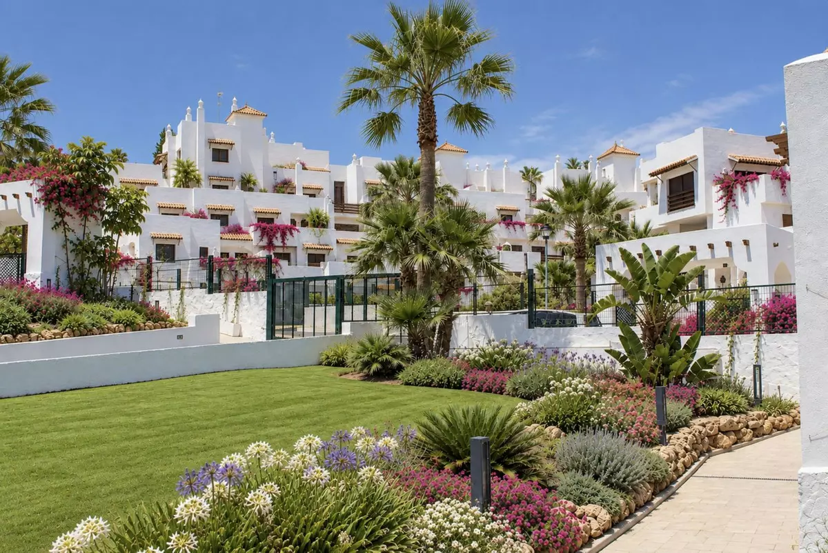 2-bedroom Apartment In Estepona, Spain (96 M²)