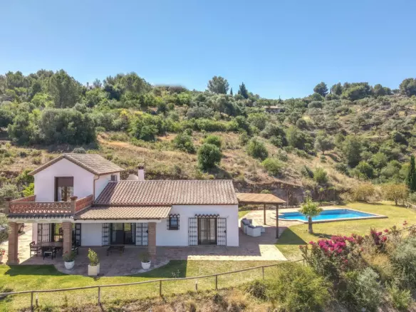 4-bedroom Villa In Guaro, Spain (209 M²)