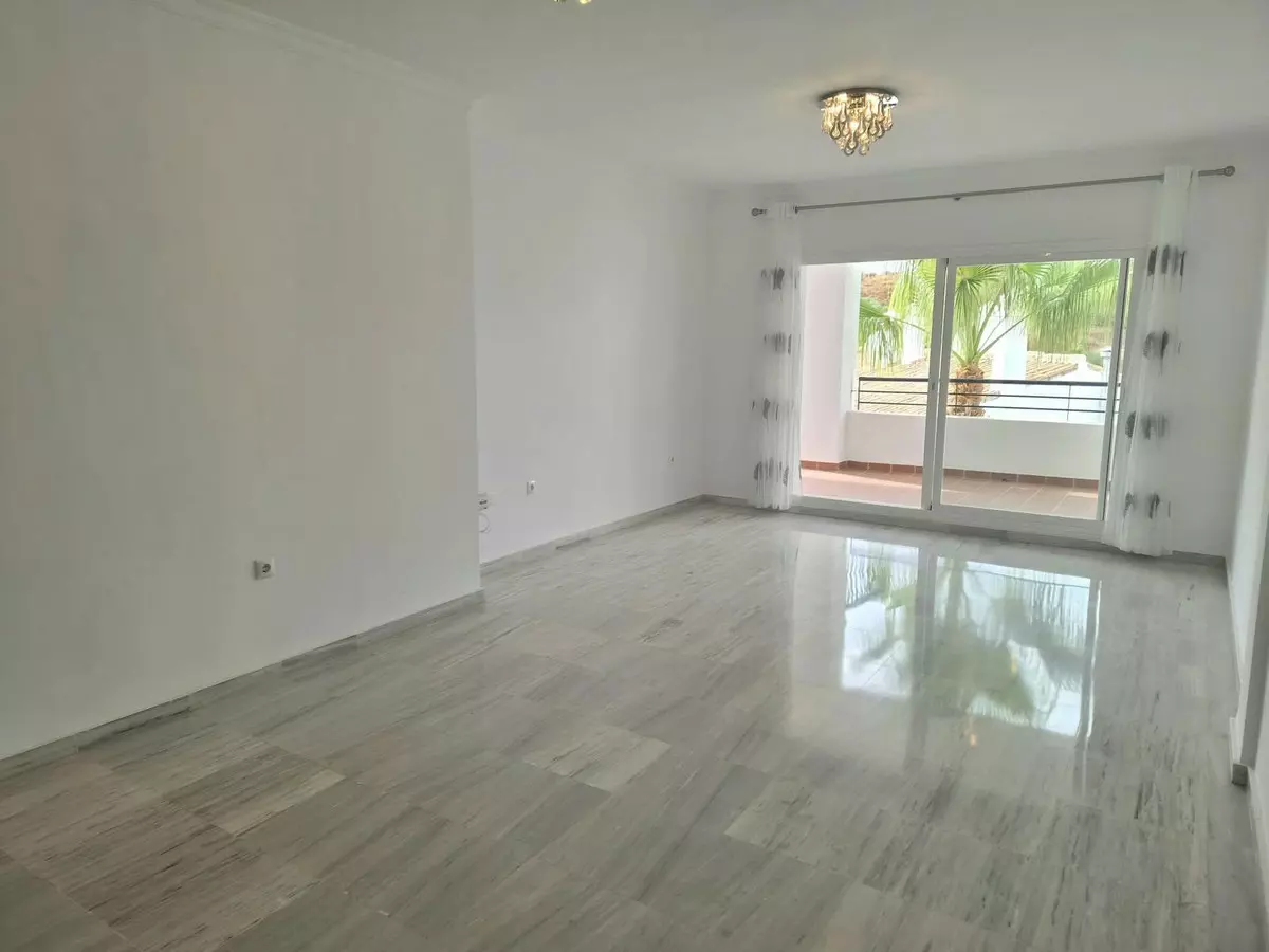 3-bedroom Apartment In Alhaurín El Grande, Spain (107 M²)