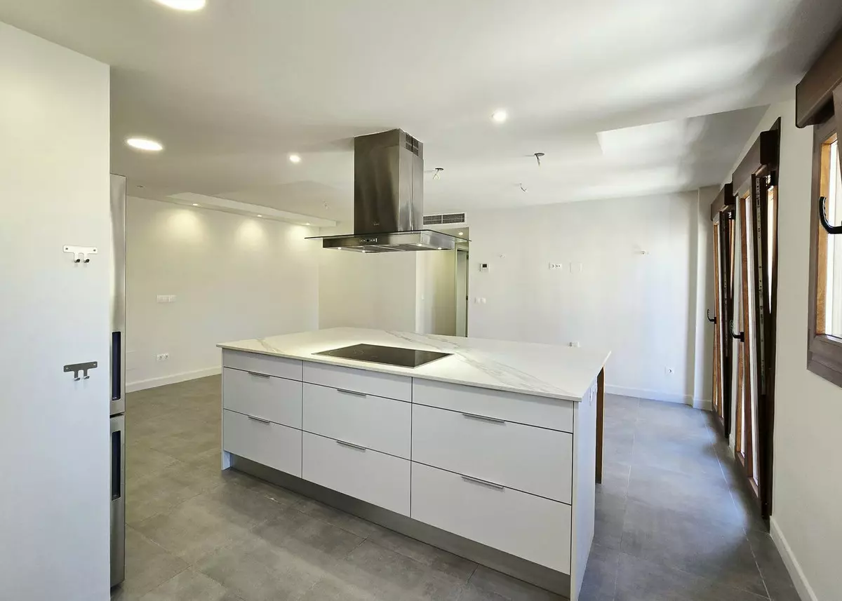 3-bedroom Apartment In Málaga, Spain (102 M²)