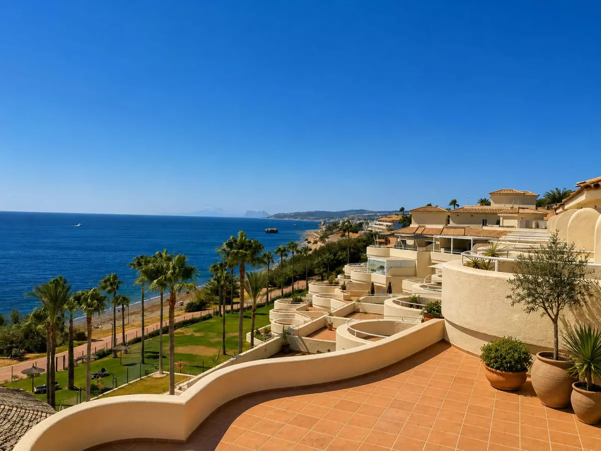 3-bedroom Apartment In Estepona, Spain (148 M²)