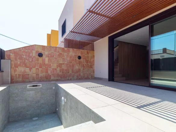 3-bedroom Villa In San Pedro Del Pinatar, Spain (145 M²)